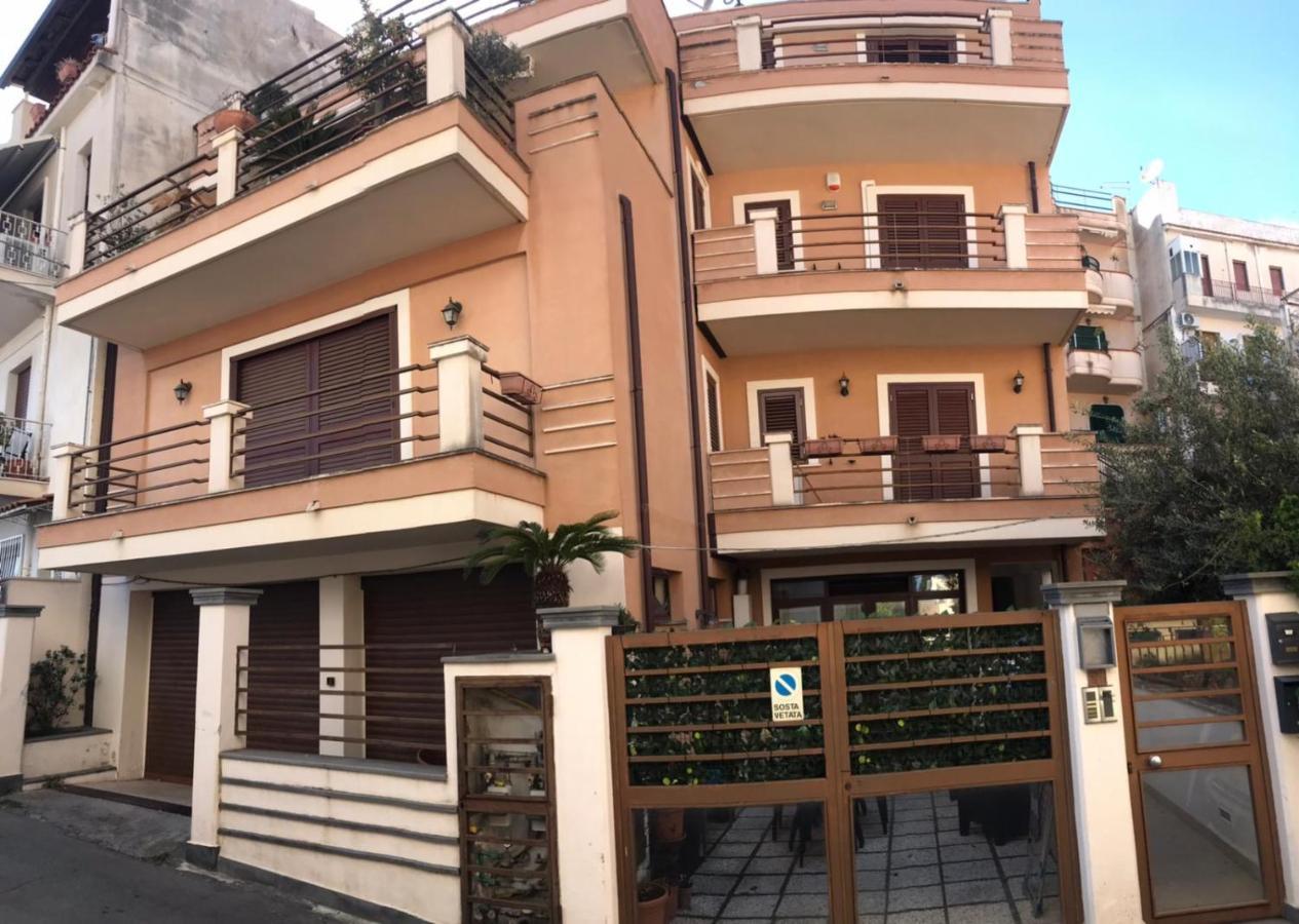 Casa-Lino Delizioso Appartamento Centro ตาออร์มินา ภายนอก รูปภาพ